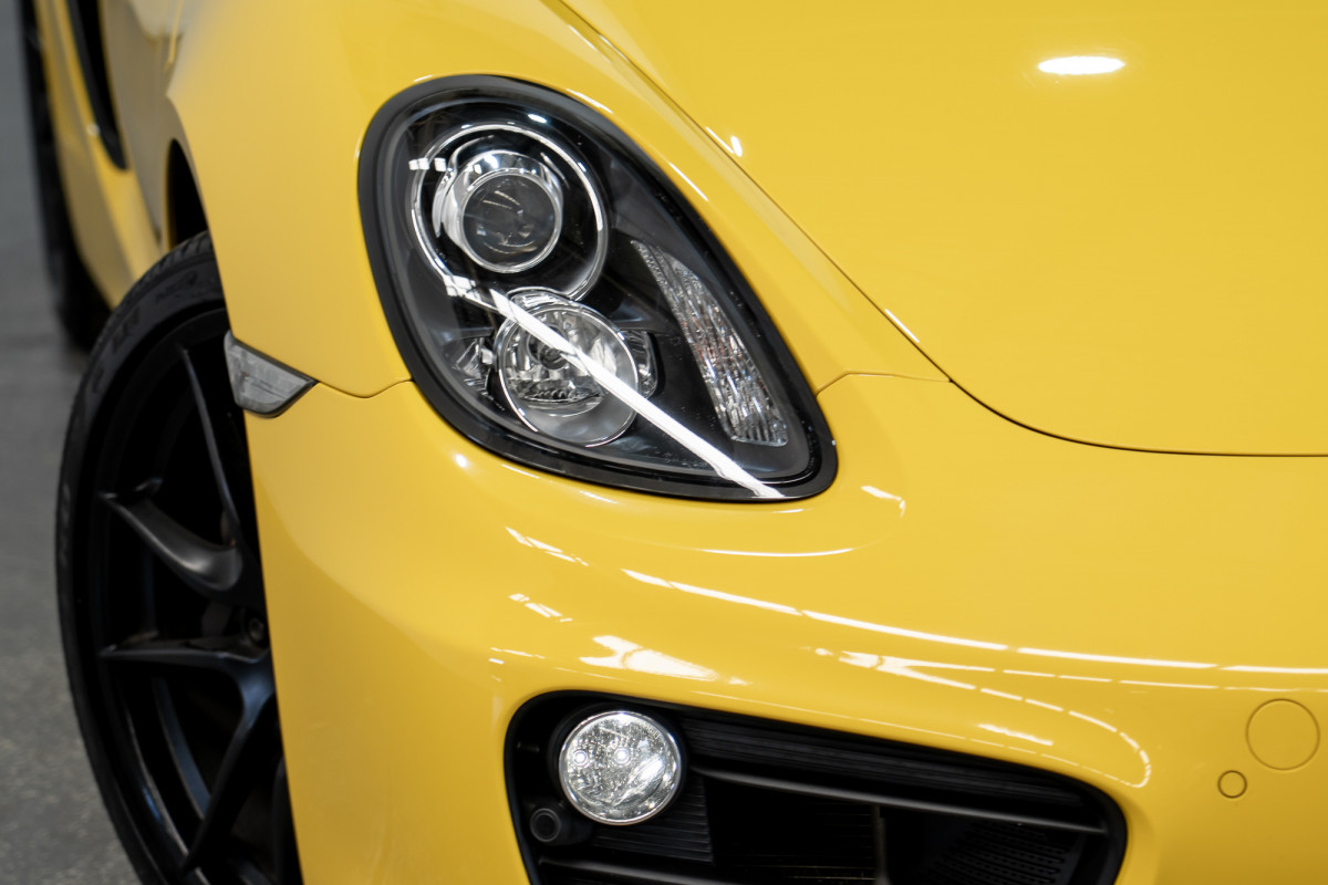 2015 Porsche Cayman Coupe Image 2