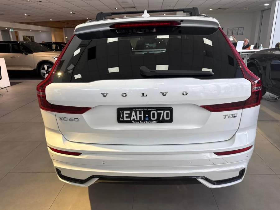 2025 MY26 Volvo XC60 UZ Ultra T8 Plug-in Hybrid Dark SUV Image 8