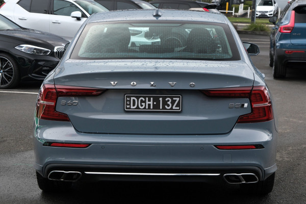 2022 Volvo S60  B5 Inscription Sedan Image 5