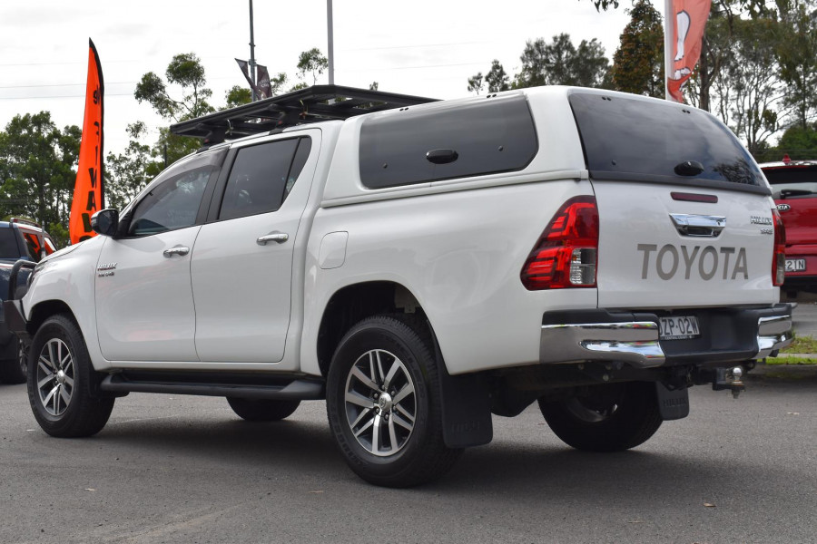 2018 Toyota HiLux  SR5 Double Cab Pick Up Image 10