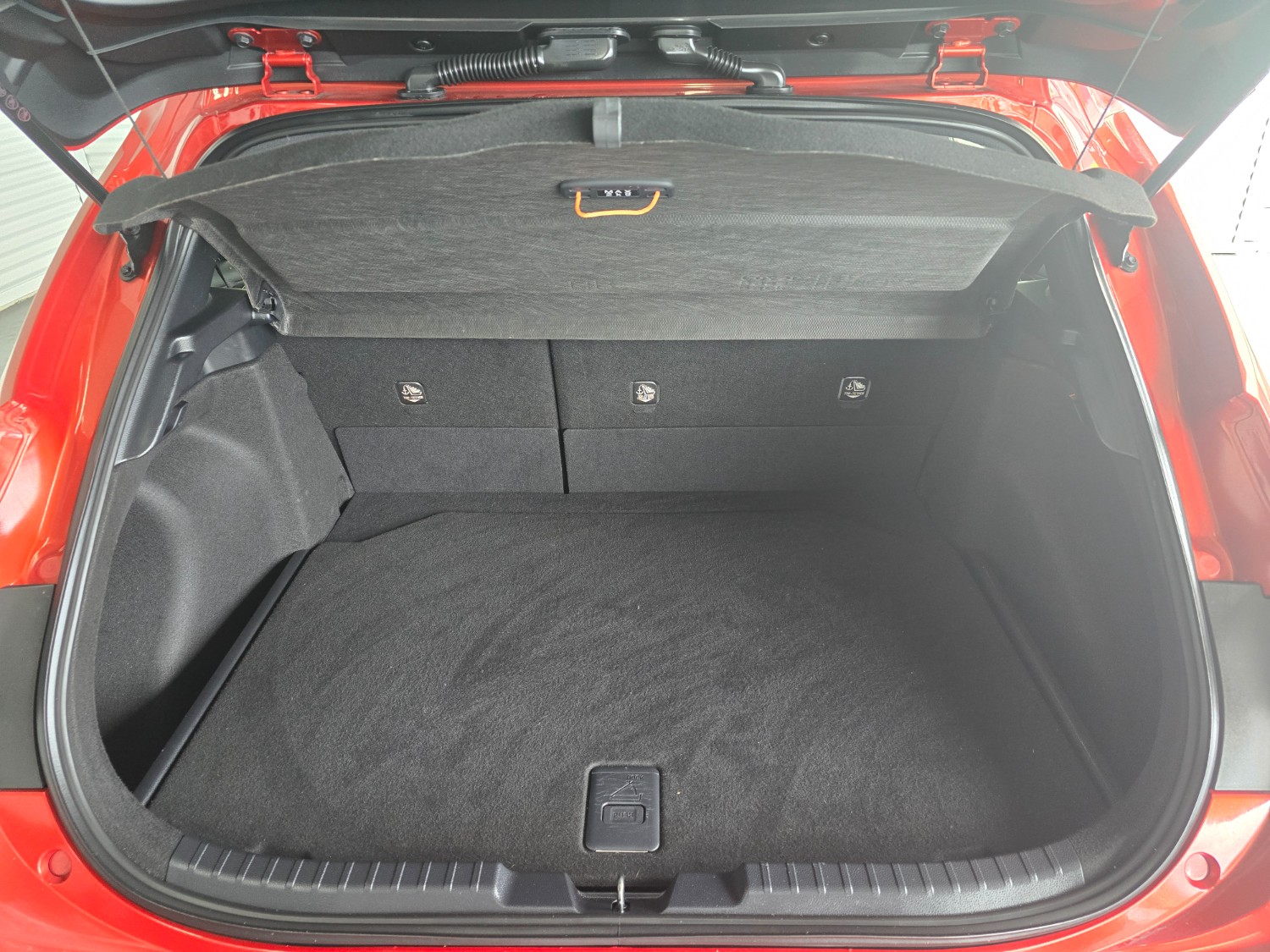 2018 Toyota Corolla MZEA12R ASCENT SPORT Hatch Image 15