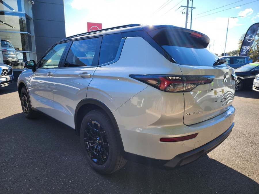 2025 Mitsubishi Outlander ZM LS SUV Image 5