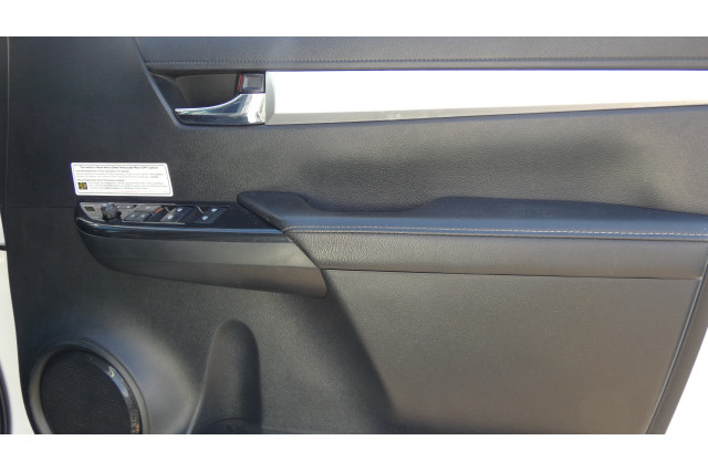 2021 Toyota HiLux GUN126R SR5 + PREMIUM INTERIOR 4X4 Ute Image 20