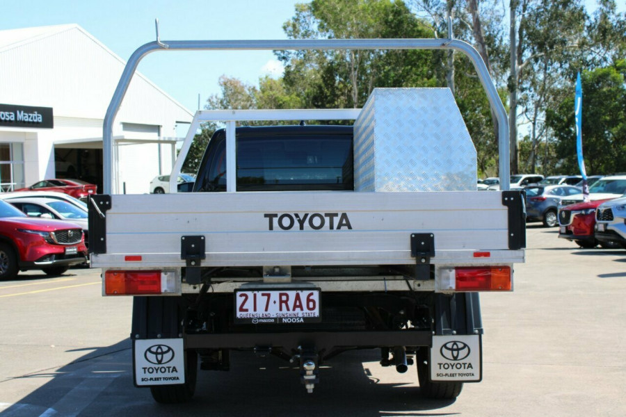 2022 Toyota HiLux TGN121R WorkMate Cab Chassis Image 9
