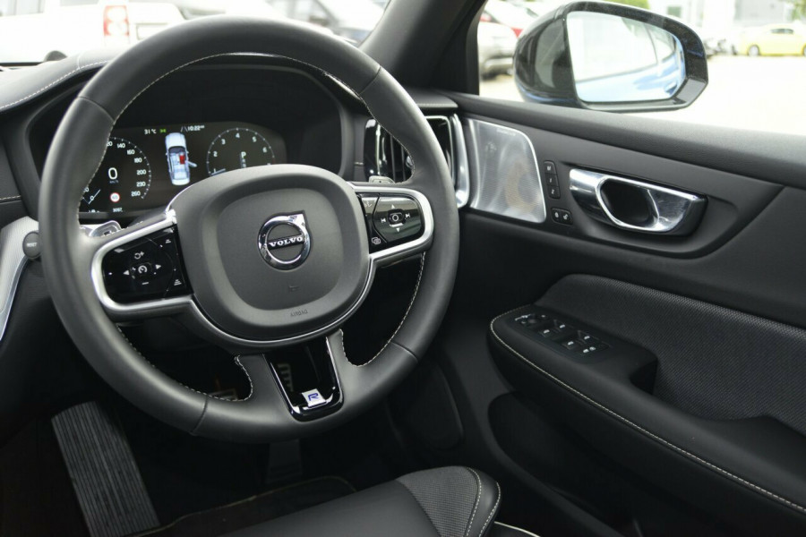 2019 Volvo S60 T5 R-DESIGN Sedan Image 7