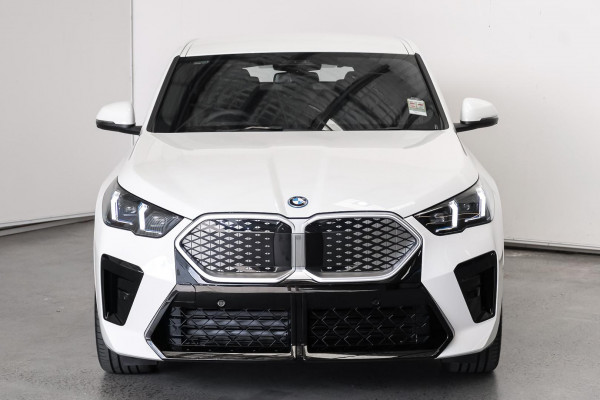 2024 BMW iX2 U10 xDrive30 M Sport SUV image 4