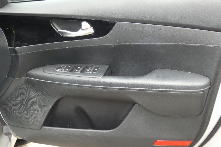 2020 MY21 Kia Cerato BD MY21 SPORT+ SAFETY PACK Hatch Image 14