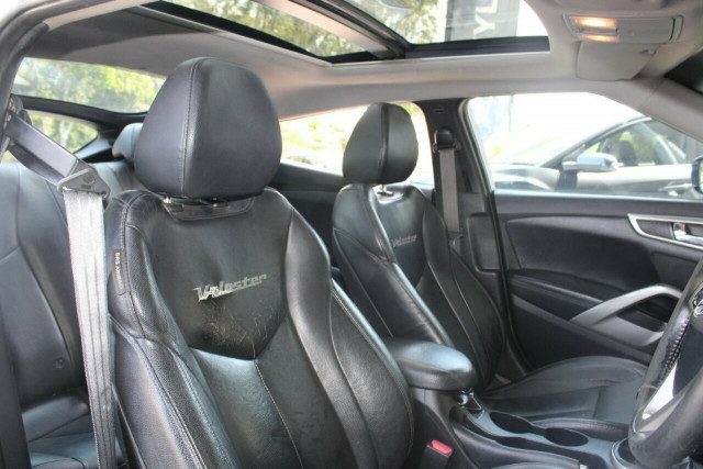 2012 Hyundai Veloster FS + Coupe Hatchback Mobile Image 25