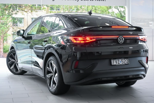 2025 Volkswagen ID. 5 E2 GTX SUV Image 2