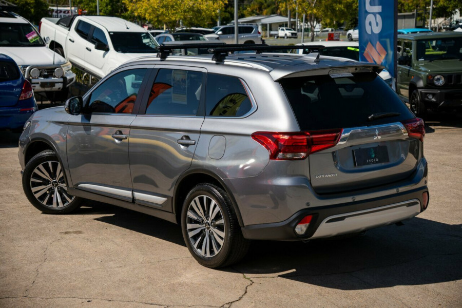 2021 Mitsubishi Outlander ZL LS SUV Image 2