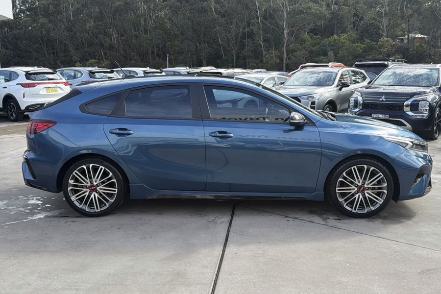 2022 Kia Cerato BD GT Hatch Image 4