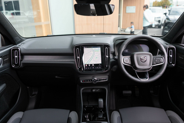 2026 Volvo EX40  Ultra Twin Motor Performance SUV Image 5