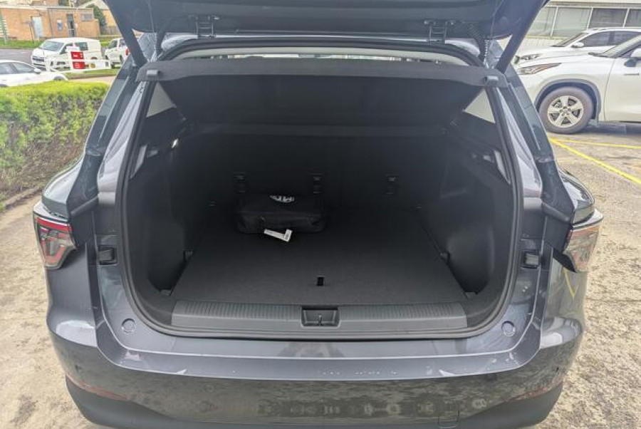 2025 MG MGS5 EV ZS3EM Essence 62 SUV Image 6