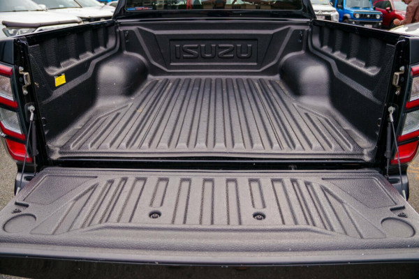 2025 MY24 Isuzu D-MAX RG LS-U Cab Chassis Image 8