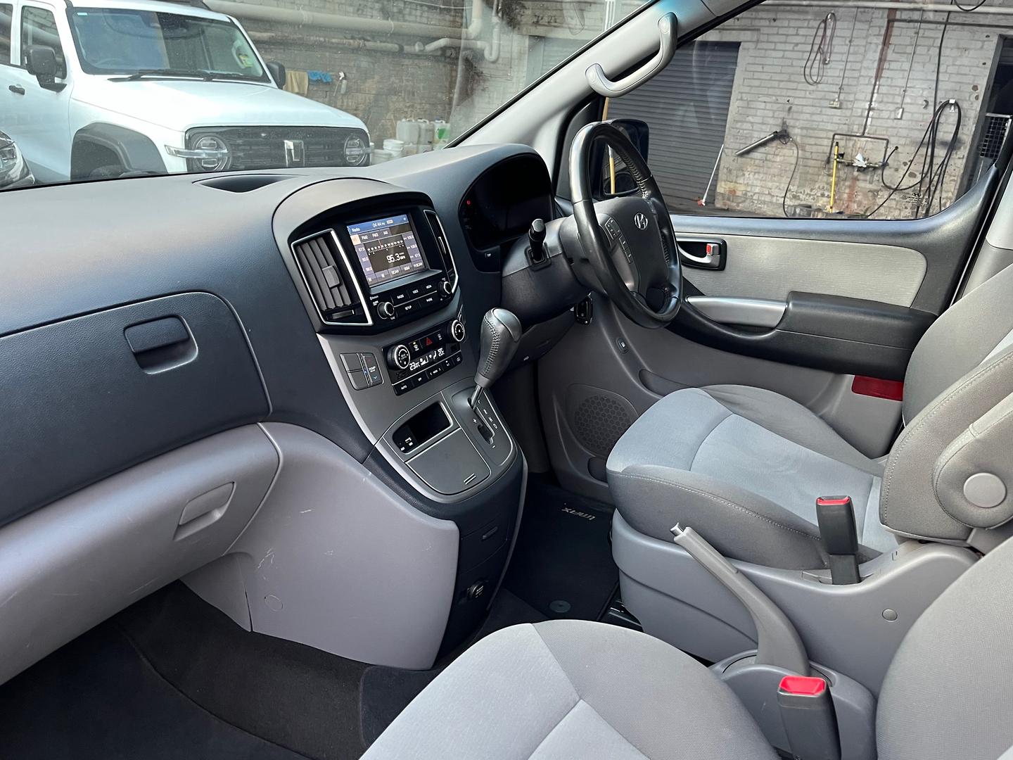 2017 MY18 Hyundai iMax TQ3-W Series II  People Mover Image 11