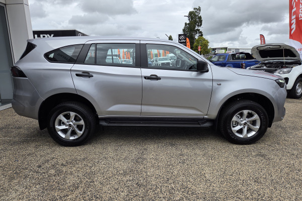 2026 MY25.5 Isuzu MU-X RJ LS-M SUV Image 2