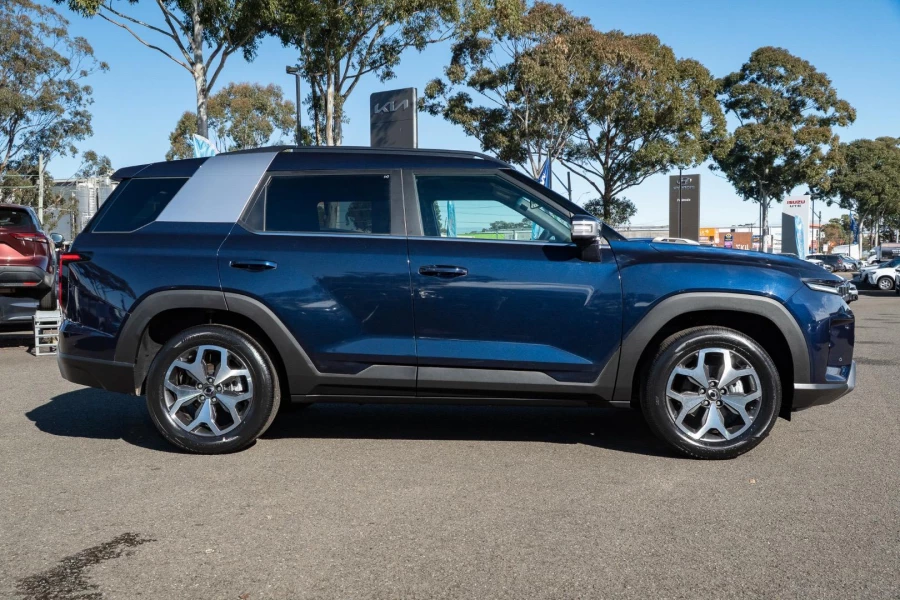 2025 KGM Torres J116 Adventure SUV Image 3