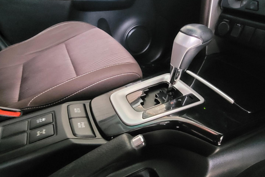 2018 Toyota Fortuner GUN156R GXL SUV Image 12