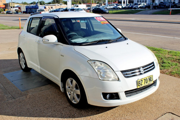 2009 Suzuki Swift RS415 100th 100th Anniversary Hatchback Image 4