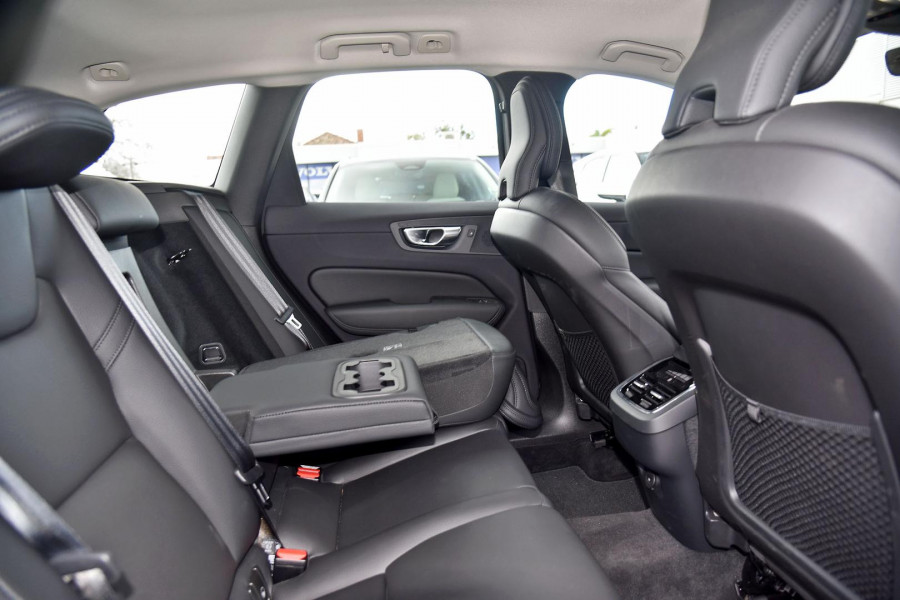 2025 Volvo XC60 UZ Plus B5 SUV Image 5
