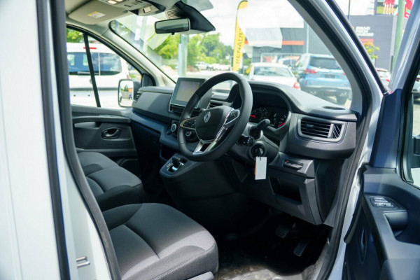 2026 Renault Trafic X82 Pro Van Image 9