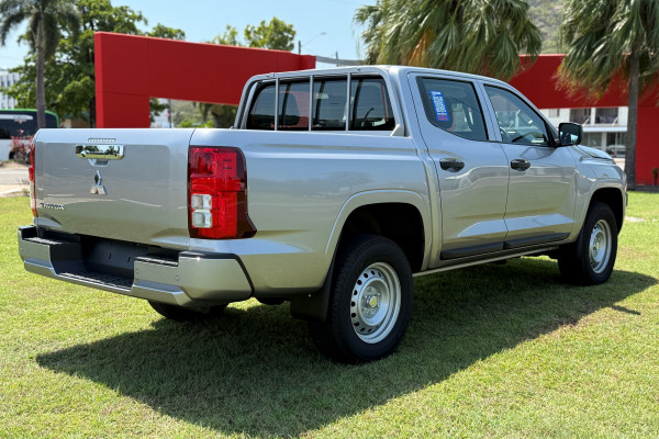 2026 Mitsubishi Triton MV GLX Ute Image 9