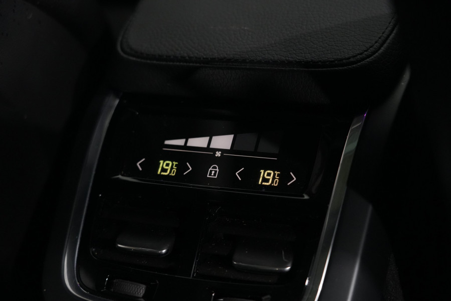 2021 Volvo XC90 L Series T6 Momentum SUV Image 30