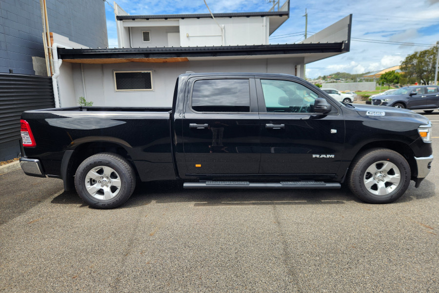 2023 Ram 1500 DT Big Horn Crew Cab Image 7