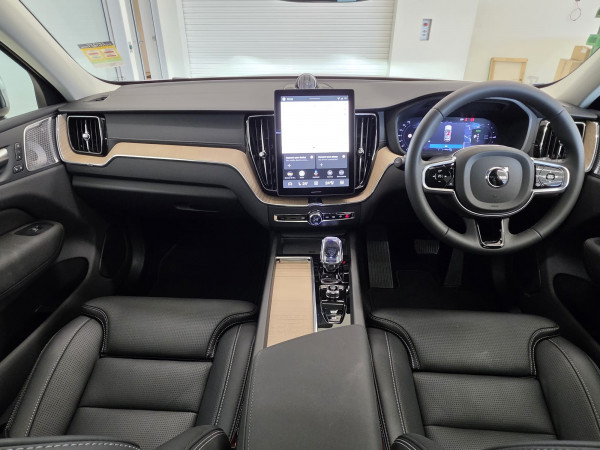 2025 MY26 Volvo XC60 UZ Ultra T8 Plug-in Hybrid Dark SUV image 2