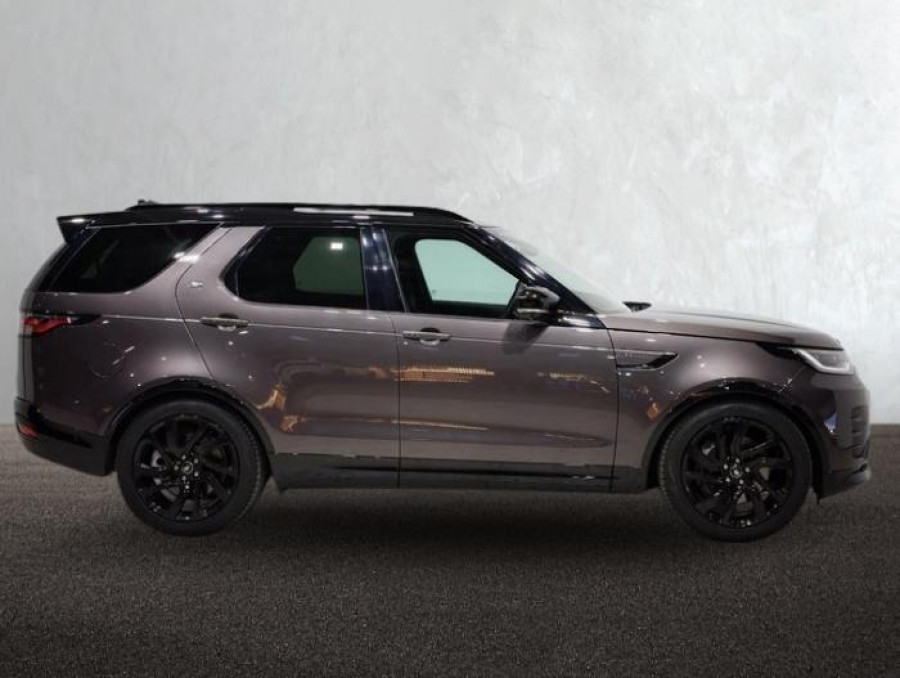 2025 Land Rover Discovery Series 5 D350 Dynamic SE SUV Image 26