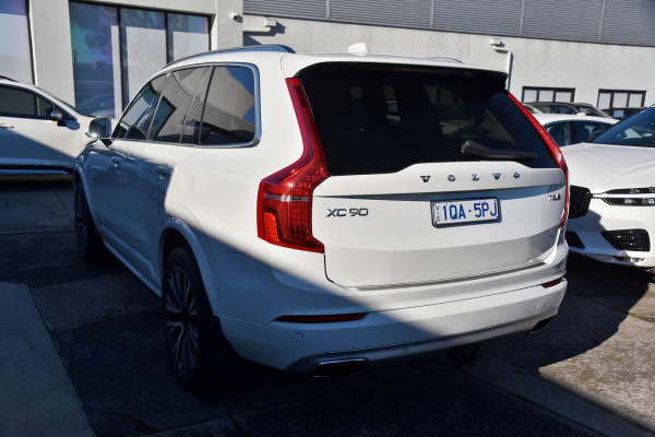 2021 Volvo XC90 L Series T6 Momentum SUV Image 5