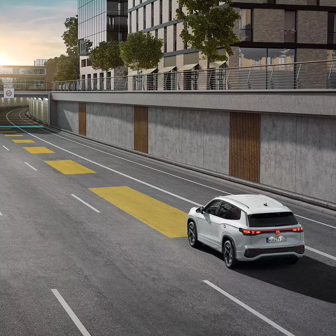Safety that thinks ahead Travel Assist with Adaptive Cruise Control Image