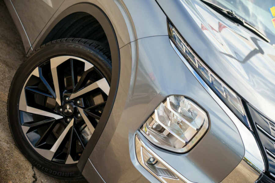 2023 MY24 Mitsubishi Outlander ZM Exceed SUV Image 6