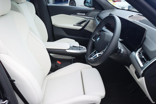2025 BMW X2 U10 xDrive20i M Sport SUV image 15