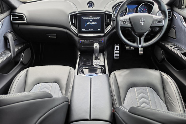 2020 Maserati Ghibli M157 GranLusso Sedan Image 18