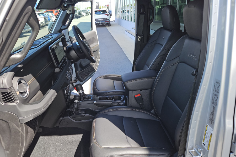 2023 Jeep Wrangler SUV Image 16