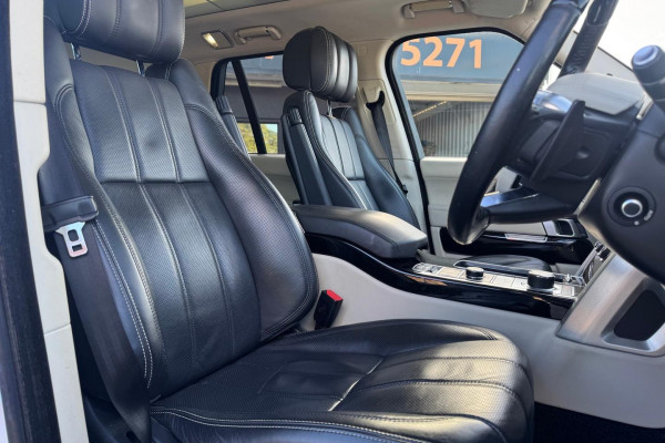 2014 MY14.5 Land Rover Range Rover L405 SDV8 Vogue SE SUV Image 18