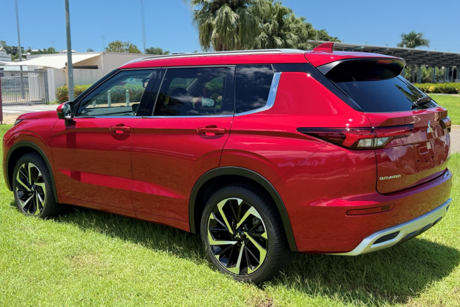 2024 Mitsubishi Outlander ZM Exceed SUV Image 6