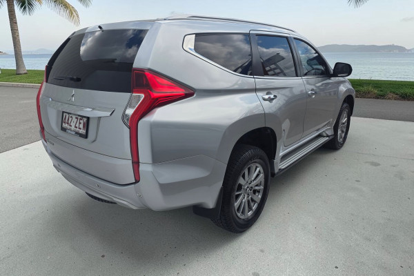 2019 Mitsubishi Pajero Sport QE GLX SUV Image 7