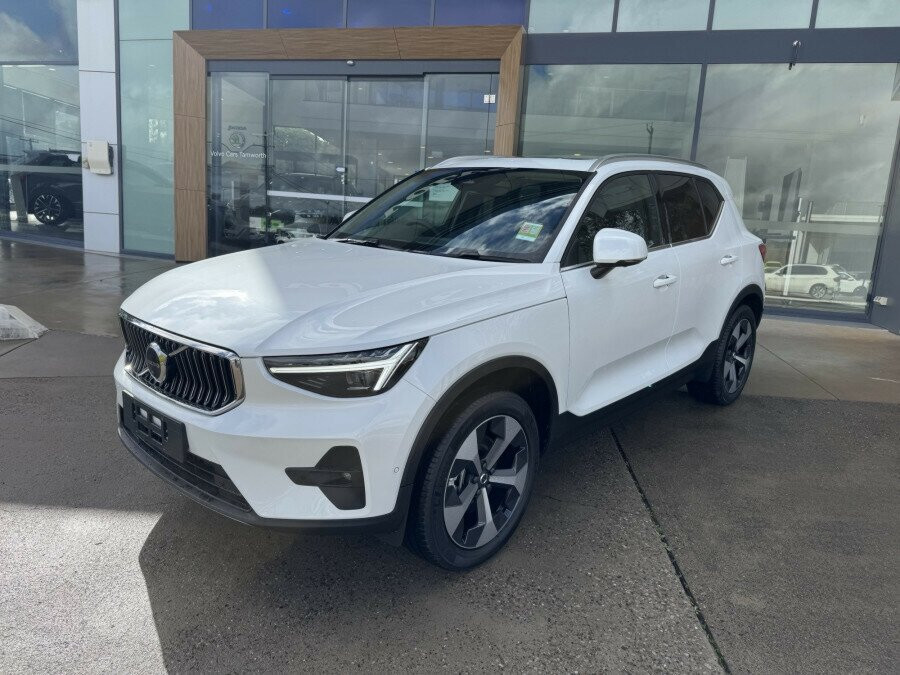 2025 MY26 Volvo XC40 XZ Ultra B4 Bright SUV Image 1
