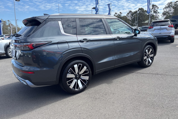 2025 Mitsubishi Outlander ZM Aspire SUV Image 3