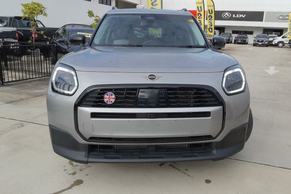 2024 MINI Countryman U25 C Classic Wagon Image 2