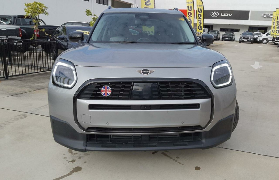 2024 MINI Countryman U25 C Classic Wagon Image 2