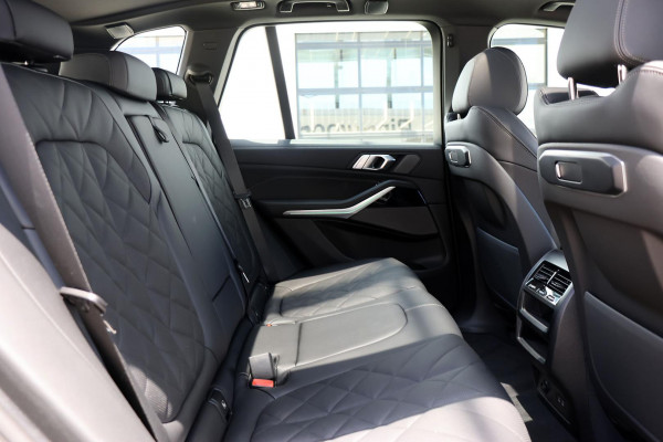 2025 BMW X5 G05 LCI xDrive30d M Sport SUV image 18