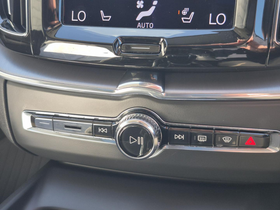 2020 MY21 Volvo XC60 UZ D4 Momentum SUV Image 15