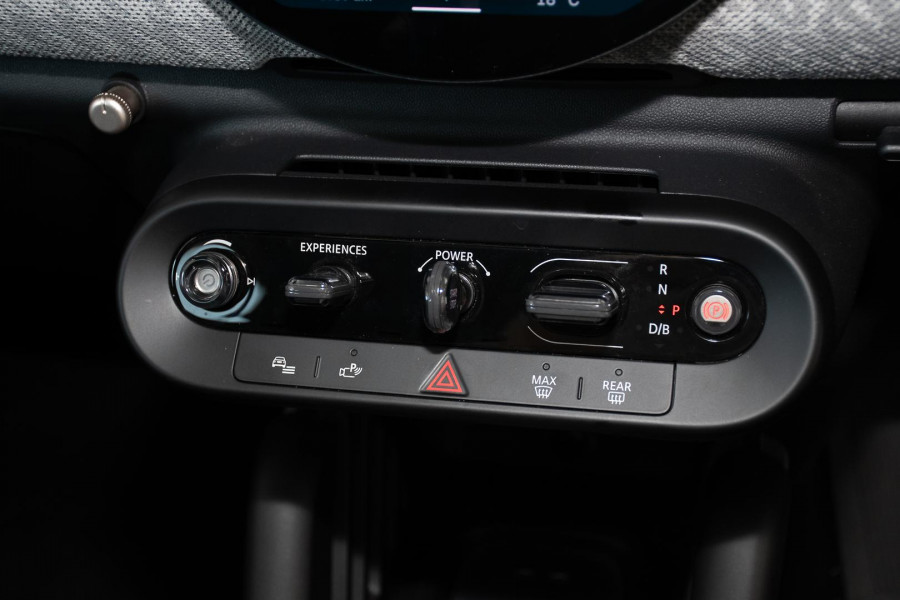 2024 MINI Cooper J01 SE Favoured Hatch
