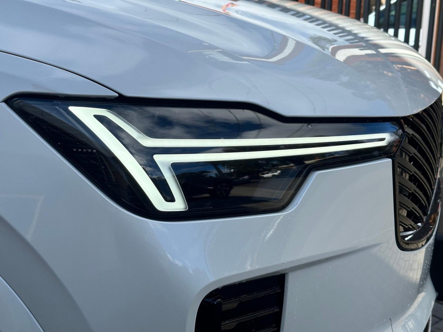 2026 Volvo XC90 L Series Ultra B5 Dark SUV Image 8