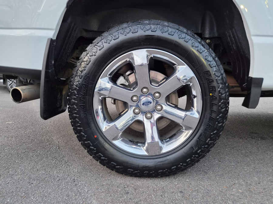 2023 Ford F-150  Lariat Dual Cab Image 31