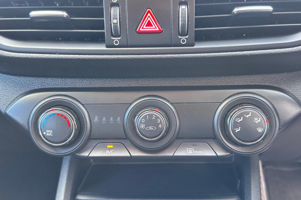 2024 Kia Cerato BD S Hatch Image 22