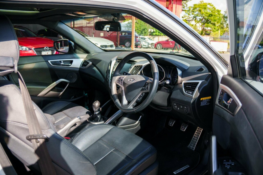 2017 Hyundai Veloster FS5 Series II  Hatch Image 9